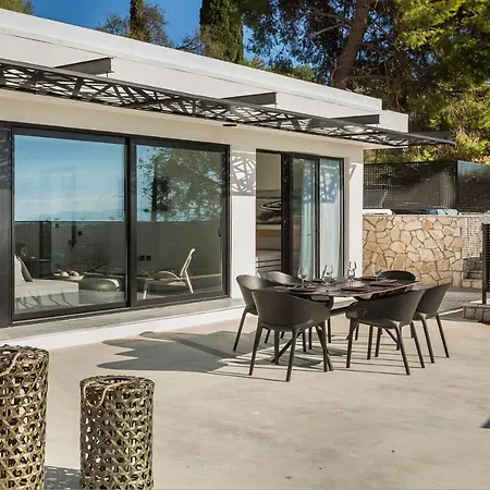 Modern Minimalist Naias Villa *